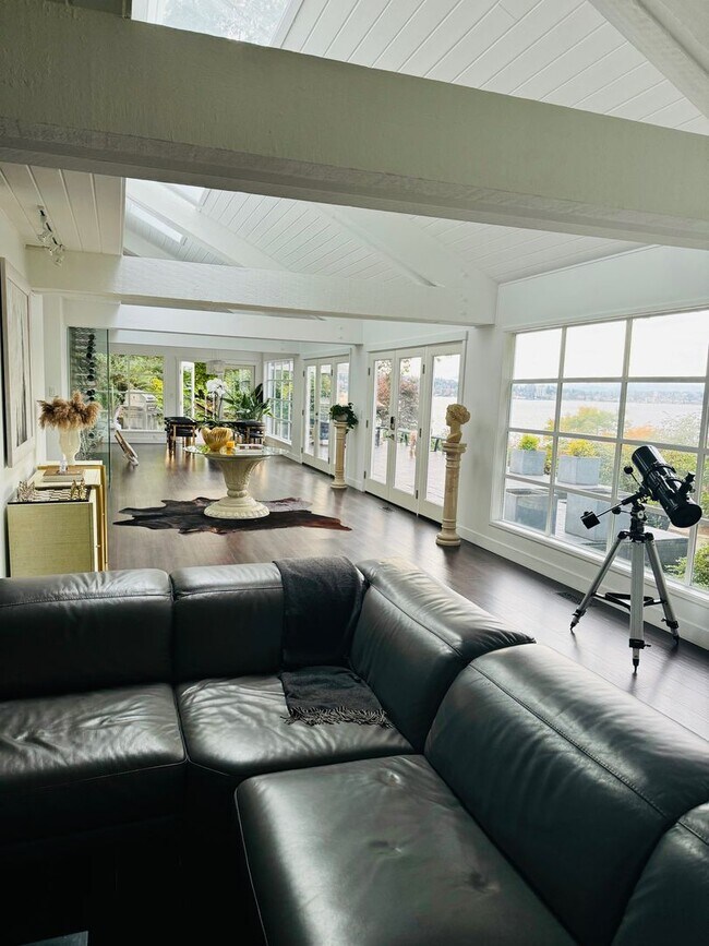 Building Photo - 4Bd/2.25Ba Medina House
