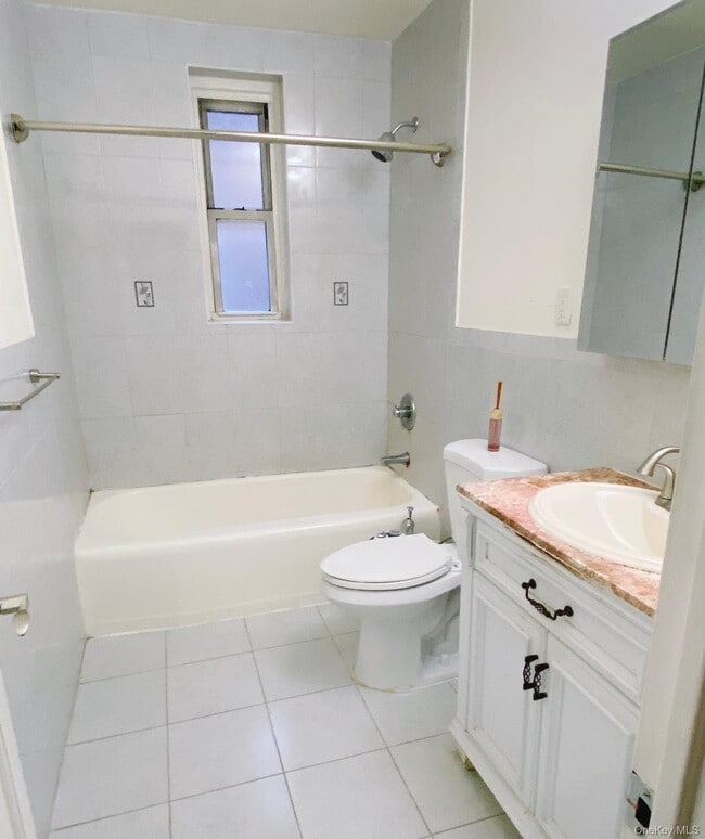 Building Photo - 104-20 68th Dr