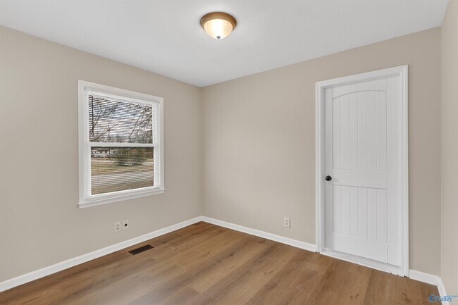 Building Photo - 1601 Armstrong St NW