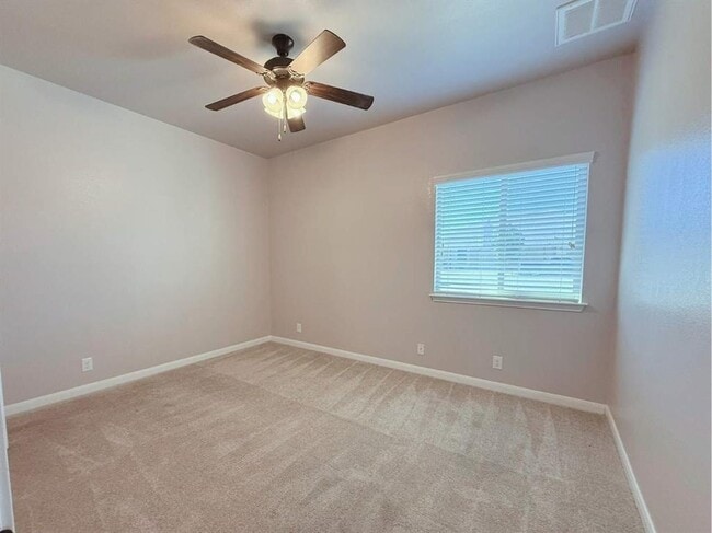 Building Photo - 323 Chisholm Trail