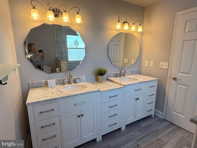 Building Photo - 907 Auckland Way