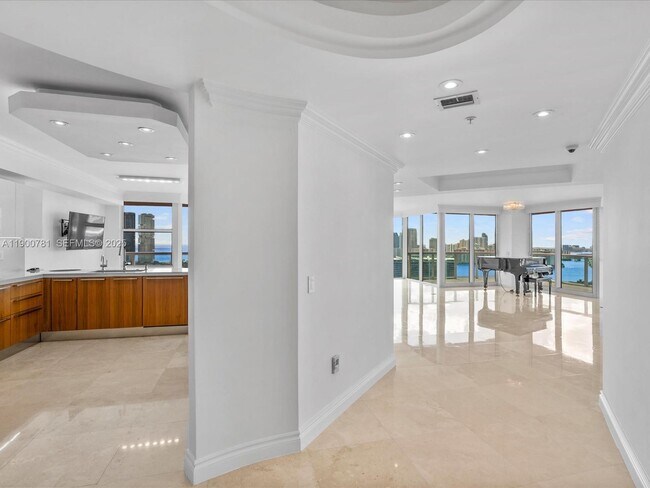 Building Photo - 3370 Hidden Bay Dr