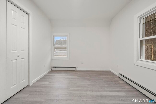 Building Photo - 93 Sunnyside Ave