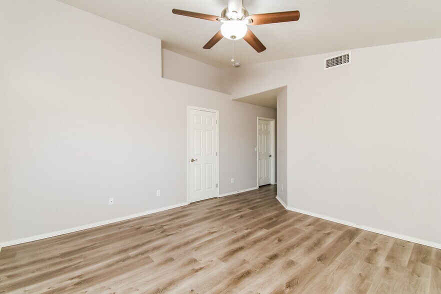 Building Photo - 1917 E Marquette Dr