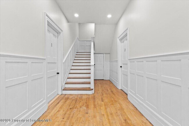 Building Photo - 840 Clay Ave