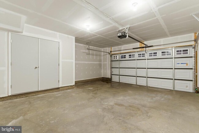 Building Photo - 5229 Manor Park Dr