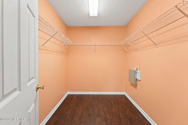 Building Photo - 11509 Brian Lakes Dr N