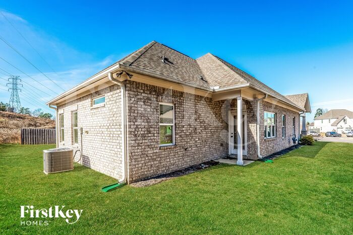 Building Photo - 1470 Woodridge Pl