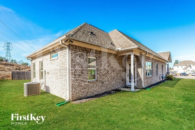 Building Photo - 1470 Woodridge Pl