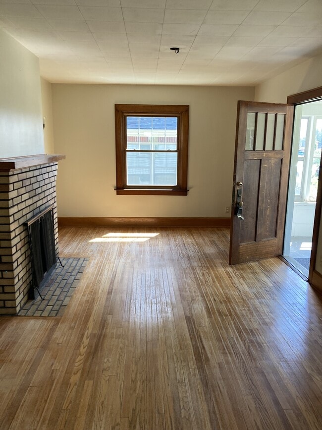 Building Photo - 308 Snyder Ave