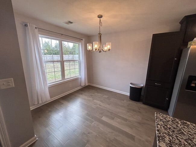 Building Photo - 721 Tidwell Dr