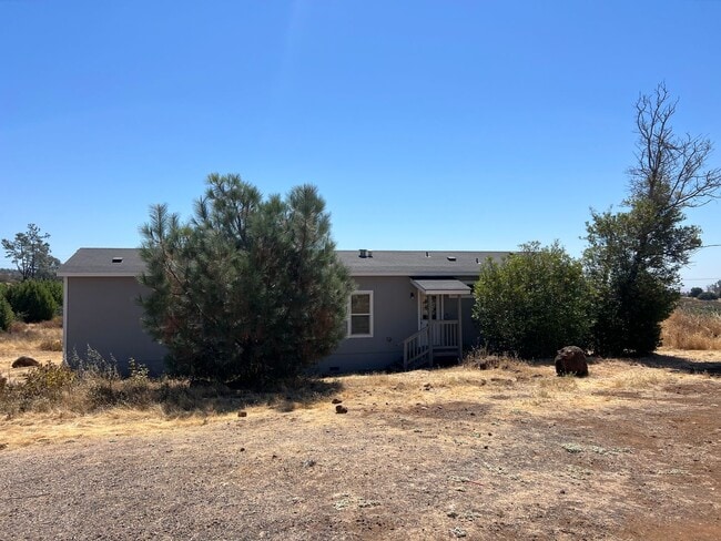 Primary Photo - Paradise 2 bedroom 2 bath home on land. Ru...