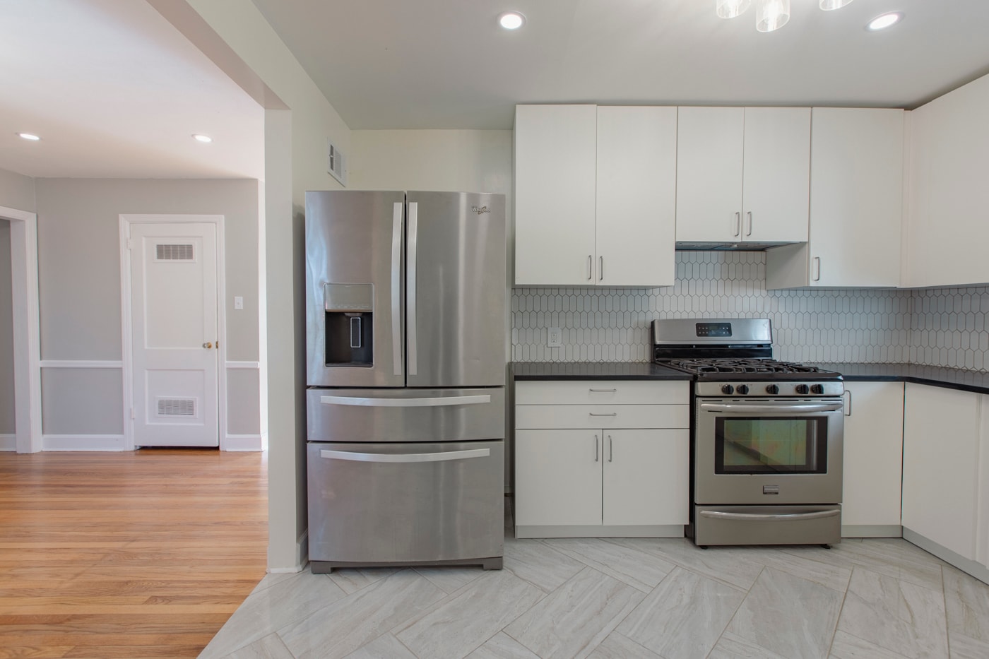 Kitchen - 1532 E 53rd St