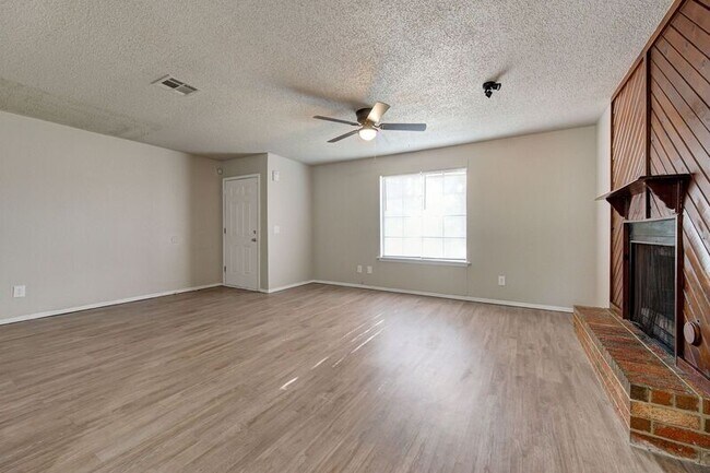 Building Photo - 313 Belmont Dr