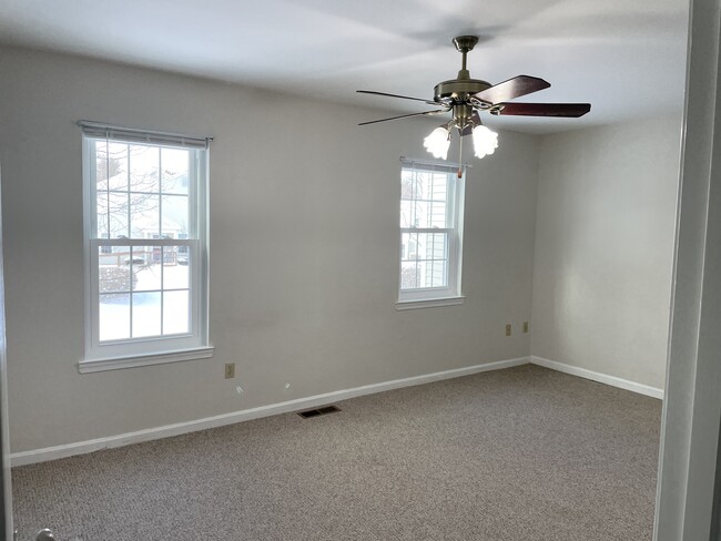 Second Master bedroom has 2 closets. One is a walk-in - 1002 Cambridge Ct