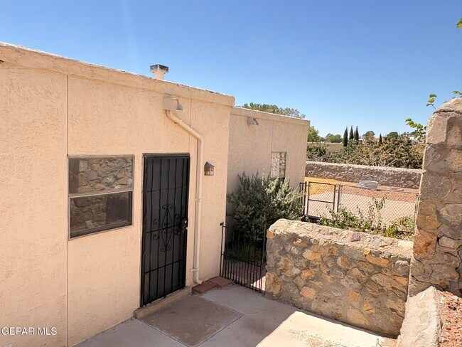 Building Photo - 7148 Villa Hermosa Dr