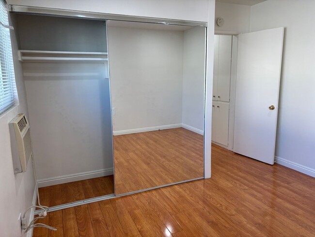 Building Photo - 1111 Tyler St