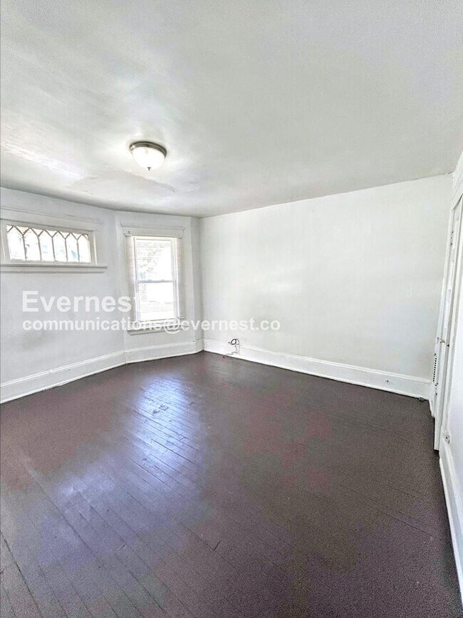 Building Photo - 2213 E 82nd St