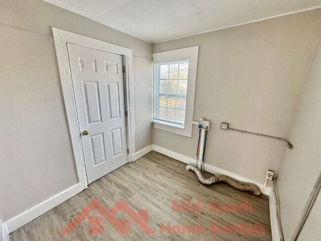Building Photo - 3472 Hadley Rd