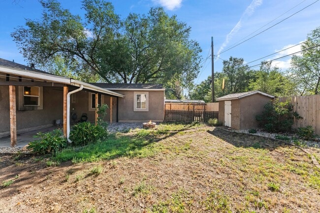 Building Photo - 1215 Bristol Ave