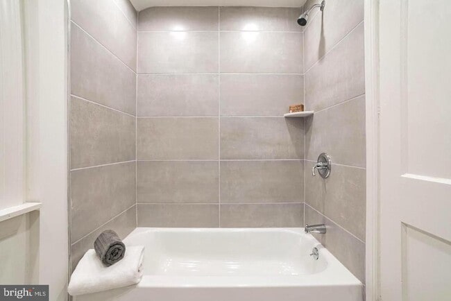 Building Photo - 115 Beech Rd