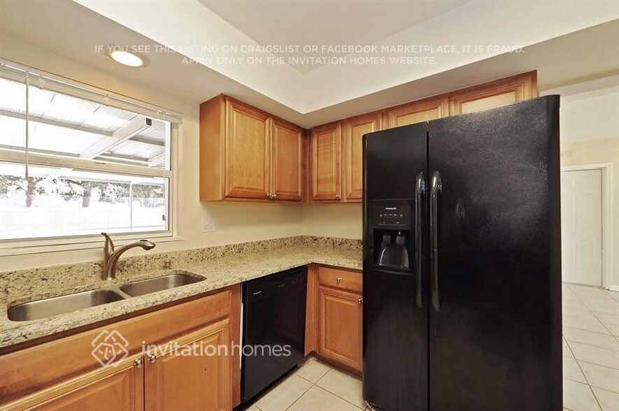 Building Photo - 350 McArthur Ave