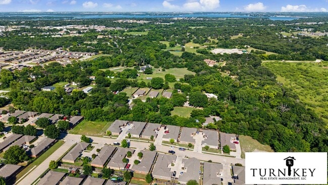 Building Photo - 221 Stewart Bend Ct