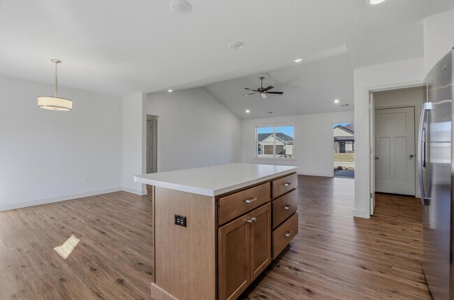 Building Photo - 3324 Naples Dr