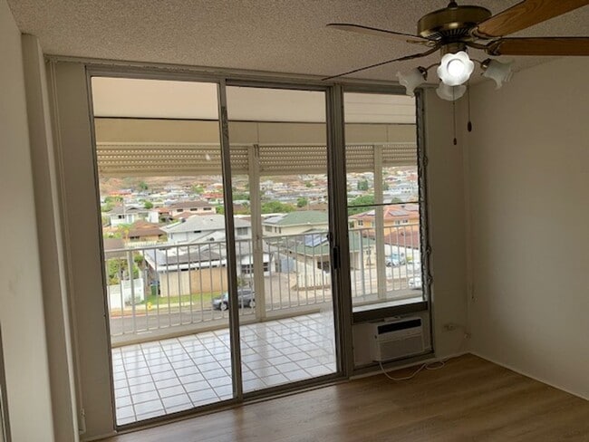 Building Photo - Lilikoi Building (Salt Lake) 1 bedroom, 1 ...