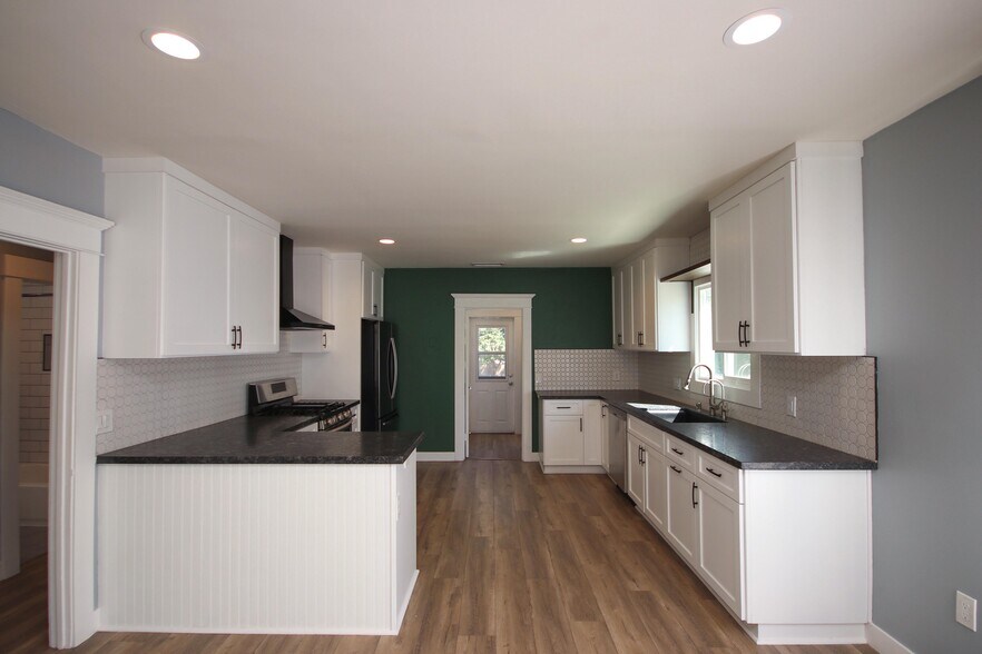 Building Photo - 238 N Alta Vista Ave