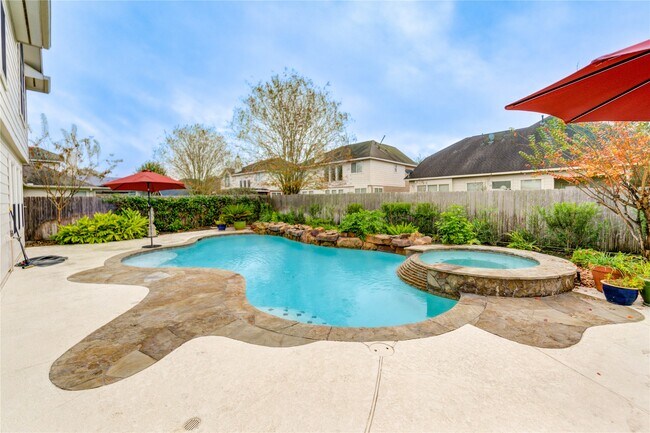 Building Photo - 27223 Camden Glen Ln