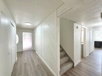 Building Photo - Open House June 20th | 3 Bedroom Townhome in Holladay