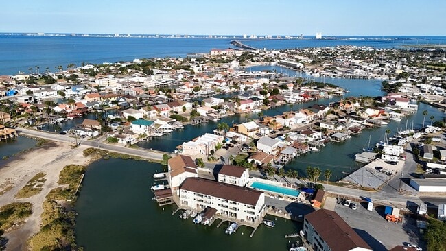 Building Photo - 401 Island Ave