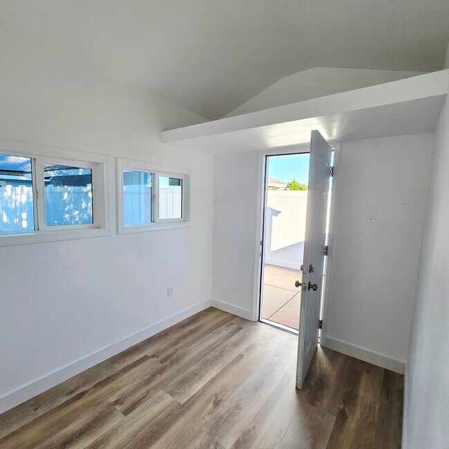 Building Photo - 90 Lupe Ave