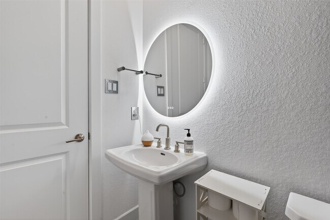 Building Photo - 21642 Laggan Clf Ln