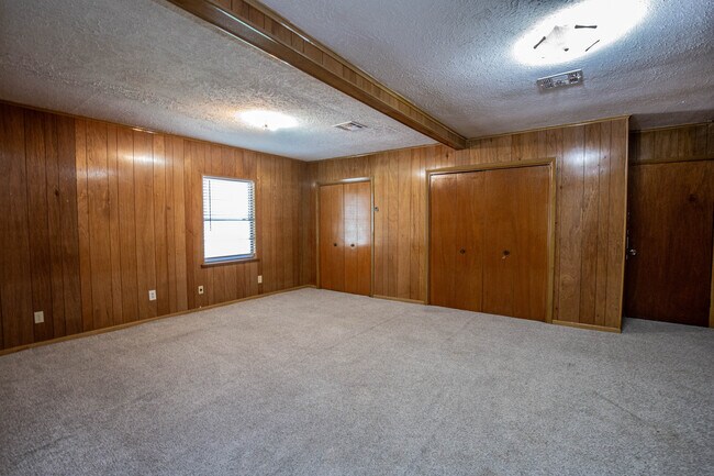 Building Photo - 8805 Woodway Dr