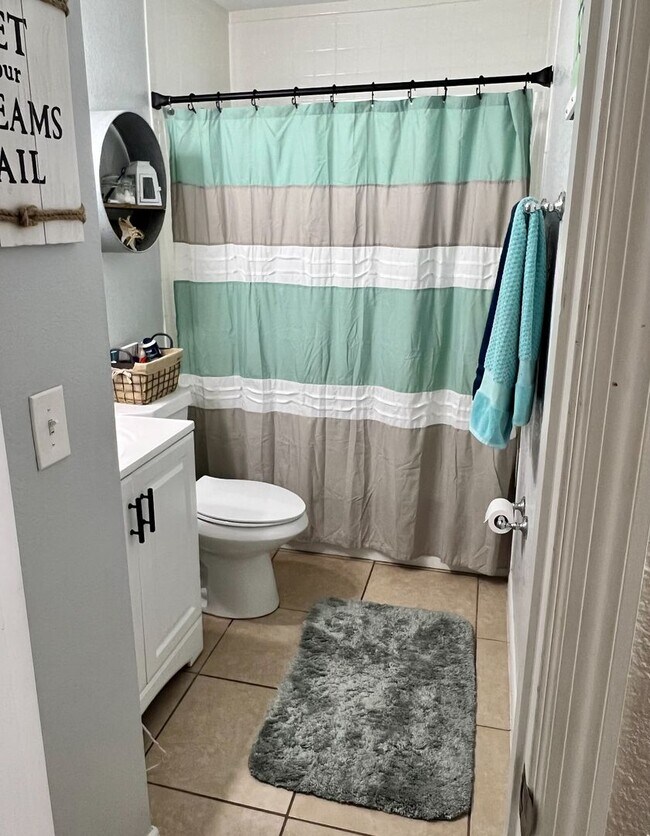 Building Photo - AUGUST MOVE IN FOR THIS RANCH STYLE HOME I...