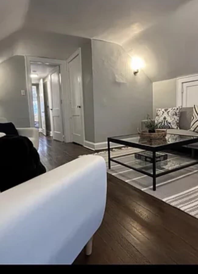 Primary Photo - 1347 1/2 Highland