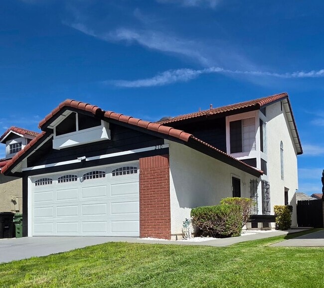 Building Photo - 210 S Paulsen Ave