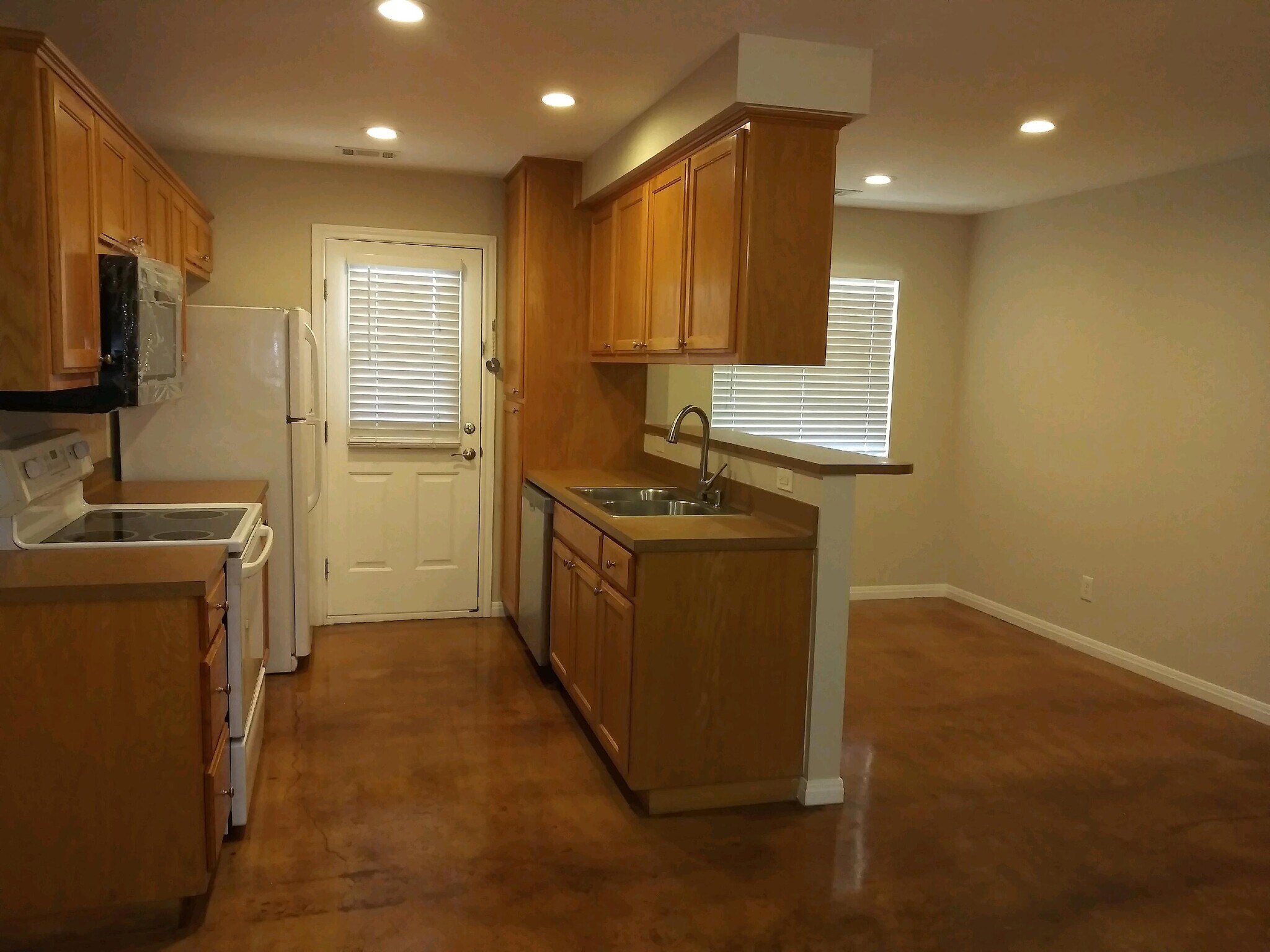 Building Photo - 2166 Cedar Valley Dr