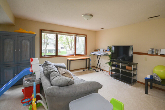 Building Photo - Cozy and Conveniently Located Home For Rent!