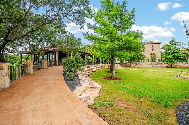 Building Photo - 402 Gulfton St