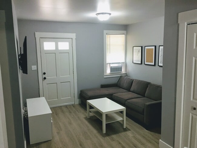 Building Photo - 1560 Juniper St