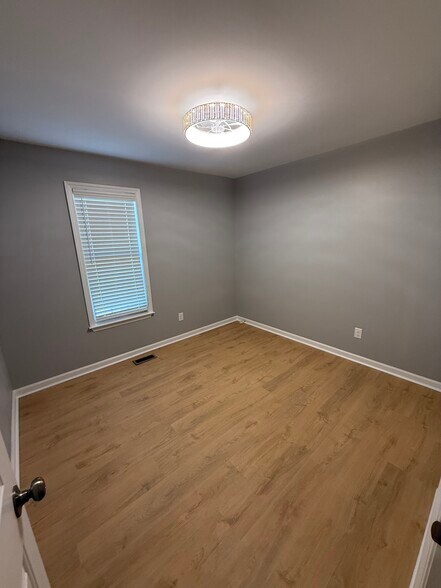 Building Photo - 932 S Willhaven Dr