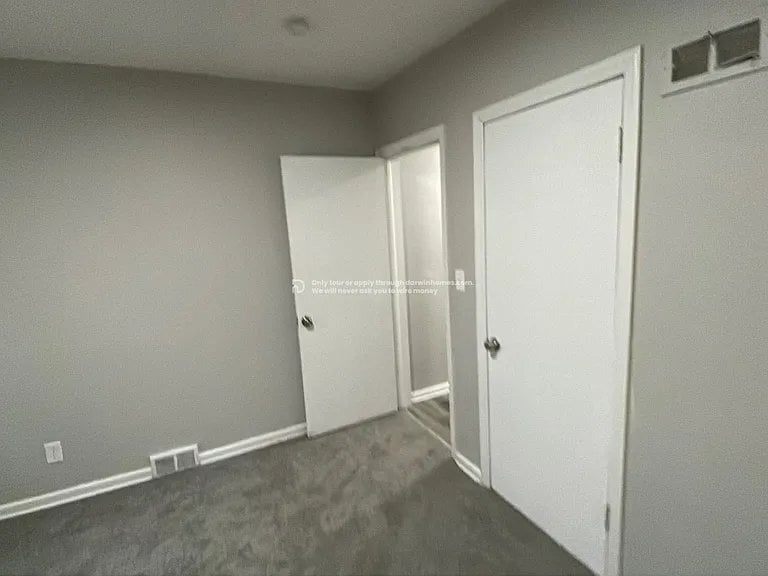 Building Photo - 5028 N 58th St