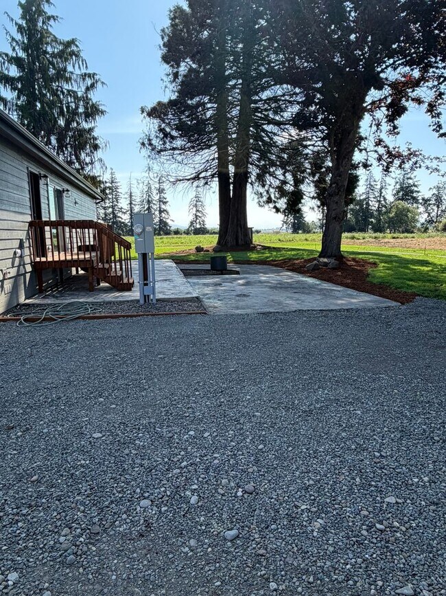 Building Photo - Rural site on 2 acres
