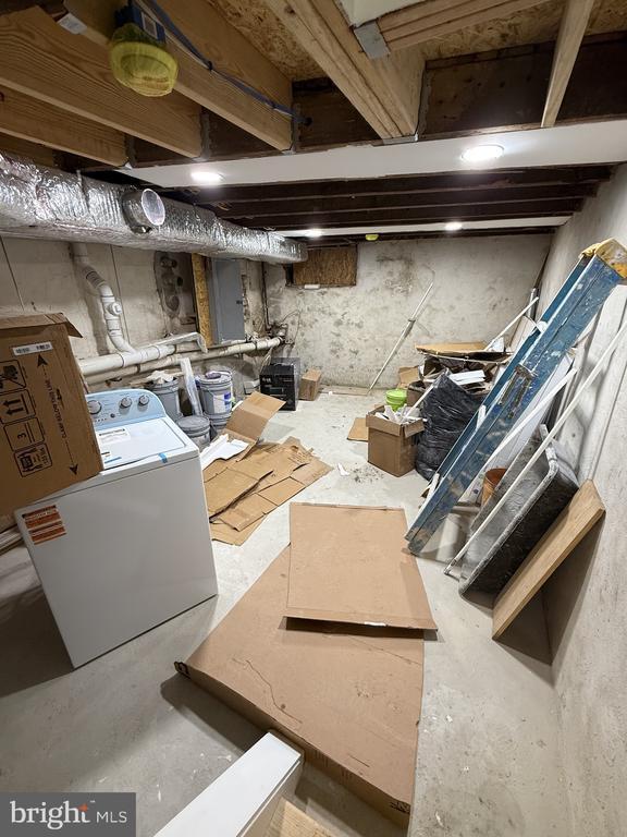 Building Photo - 217 Krams Ave