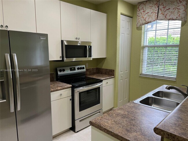 Building Photo - 4439 Regal Ct