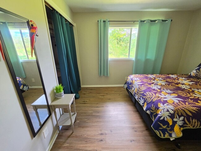 Building Photo - Available Now | Furnished 2BD/1BA Home in Hawaiian Paradise Park