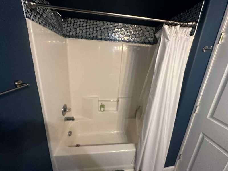 Building Photo - 663 NE 162nd Ave